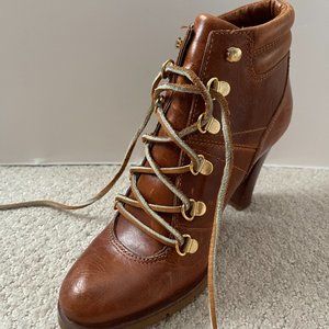 Michael Kors, size 6 in caramel/brownish colour